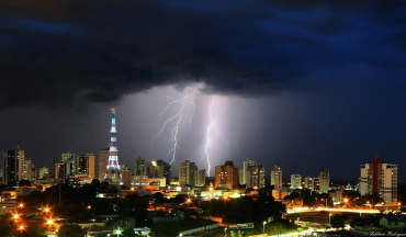O alerta de perigo potencial para chuva intensa, � v�lido para os pr�ximos quatro dias. � Foto: Reprodu��o