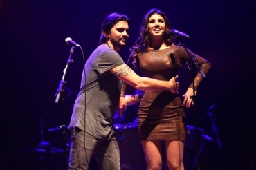 Juanes canta com Paula Fernandes em So Paulo