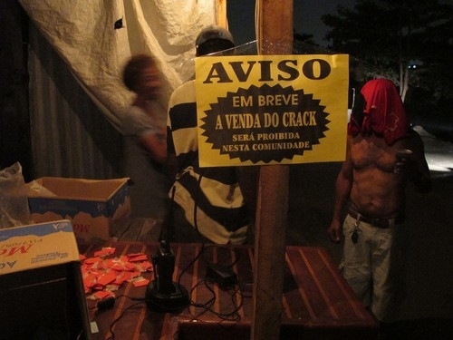 Boca de fumo na favela Mandela pe aviso de que vai proibir a venda de crack