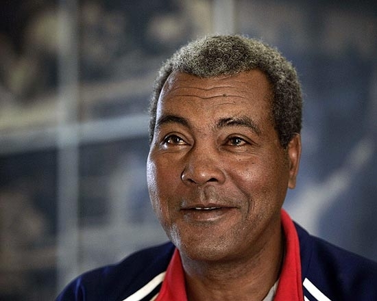 Ex-boxeador Teofilo Stevenson d entrevista em Havana