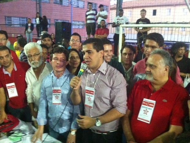 Aps oito horas de votao, Miguel Corra Jr.  oficializado como o indicado do PT para vice na chapa do prefeito de BH