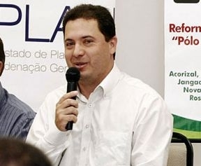 Ex-prefeito postou na rede social uma mensagem comemorando aprovao de suas contas e inteno de disputar as eleies