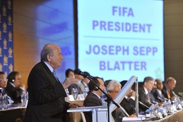 Joseph Blatter discursa durante reunio em Budapeste 