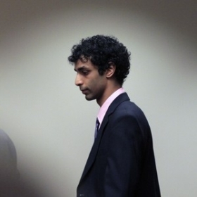 Dharun Ravi chega ao tribunal para ouvir sua sentena nesta segunda (21) em New Brunswick, Nova Jersey 
