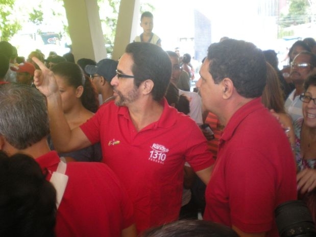 Ao lado do ex-prefeito Joo Paulo (direita), Maurcio Rands (esquerda) ainda conta com o apoio do senador Humberto Costa