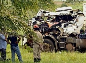 Acidente aconteceu depois que um dos motoristas tentou ultrapassar indevidamente