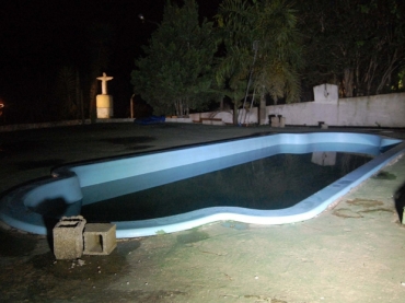 Piscina onde foi encontrada menina de 2 anos em So Bernardo do Campo, ABC