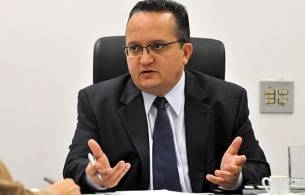 Taques defende reforma do Cdigo Penal e a votao da Lei Geral da Copa.