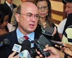 Presidente da AL, Riva anunciou publicamente entrega de cargos. Para analista poltico isso  uma estratgia