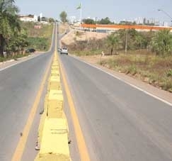 Estrada de Chapada, prximo ao Atacado: governo promete iniciar a duplicao em 30 dias