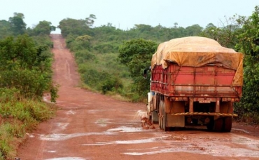 Levantamento da revista Veja aponta problema de infraestrutra em MT, como estradas precrias 