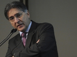 Fernando Pimentel alega que no exercia cargo pblico quando prestou consultorias privadas