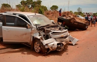 Trs pessoas da mesma famlia morrem em trgico acidente de carro