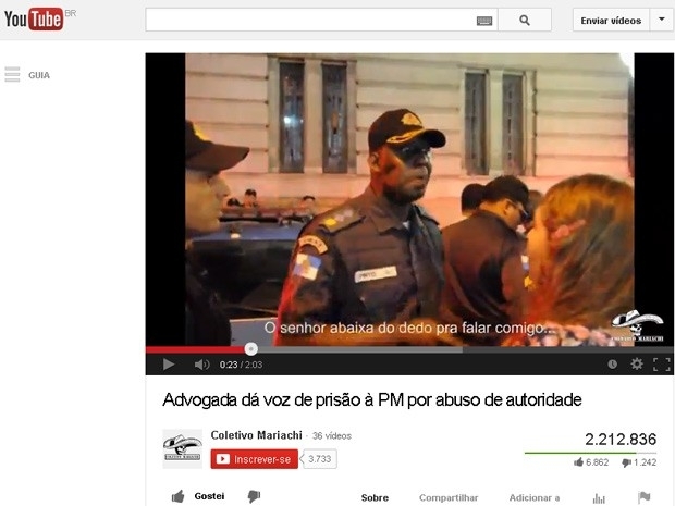 Major Pinto aparece recebendo voz de priso de uma estagiria de direito (Foto: Reproduo/Youtube)