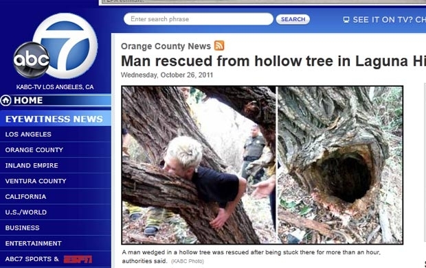 Homem foi resgatado aps ficar entalado em uma rvore.