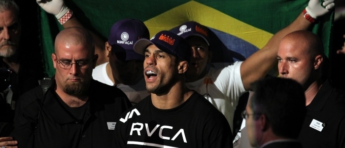 Vitor Belfort (foto) segue em busca de uma nova chance pelo cinturo do maior evento de MMA do mundo