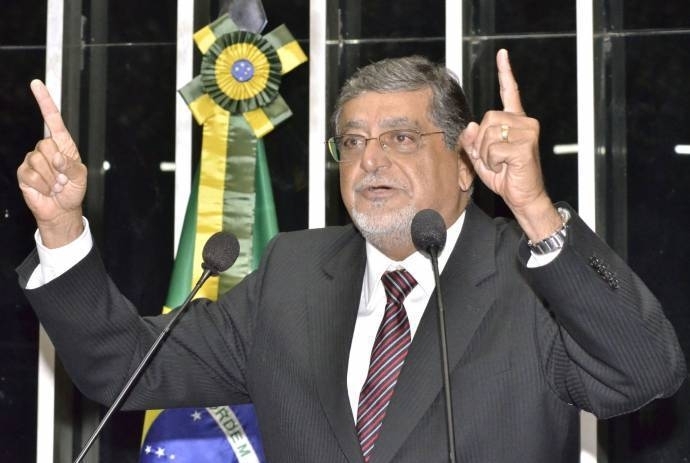 O senador Mrio Couto, inimigo declarado de Pagot: 