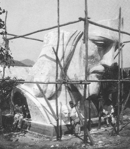 Montagem da cabea do Cristo Redentor, antes da inaugurao, em 1931