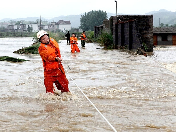 Segundo o Centro Nacional de Meteorologia da China, as chuvas continuaro na bacia mdia e baixa do rio Yang Ts na prx