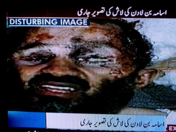 Canais de TV paquistaneses divulgaram uma foto que seria o rosto de Bin Laden ensanguentado