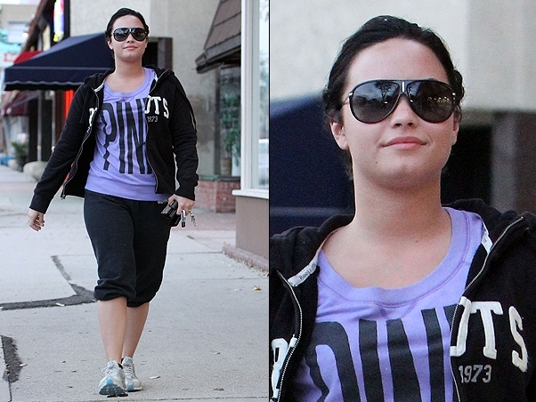 Demi Lovato exibe quilinhos a mais em passeio por Los Angeles