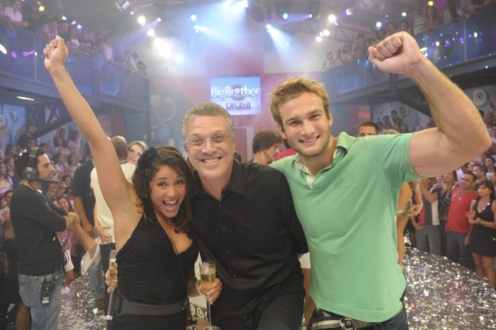 Maria, Pedro Bial e Wesley na final do Big Brother Brasil 11
