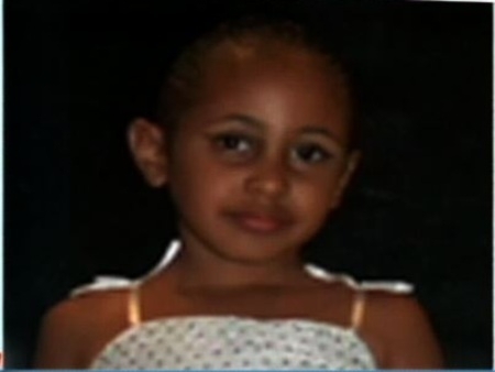 A menina Lavnia, de seis anos, foi encontrada morta no quarto de um hotel.