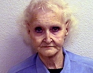 Dorothea Puente morreu de causas naturais, no centro de denteno de Chowchilla, aos 82 anos