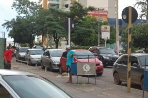 Flanilhas do planto prximo ao Goiabeiras Shopping: o cidado paga o pato... 