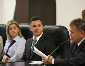 Secretrio Edmilson Jos dos Santos apresenta, em audincia pblica, o relatrio das metas fiscais do terceiro quadrimes